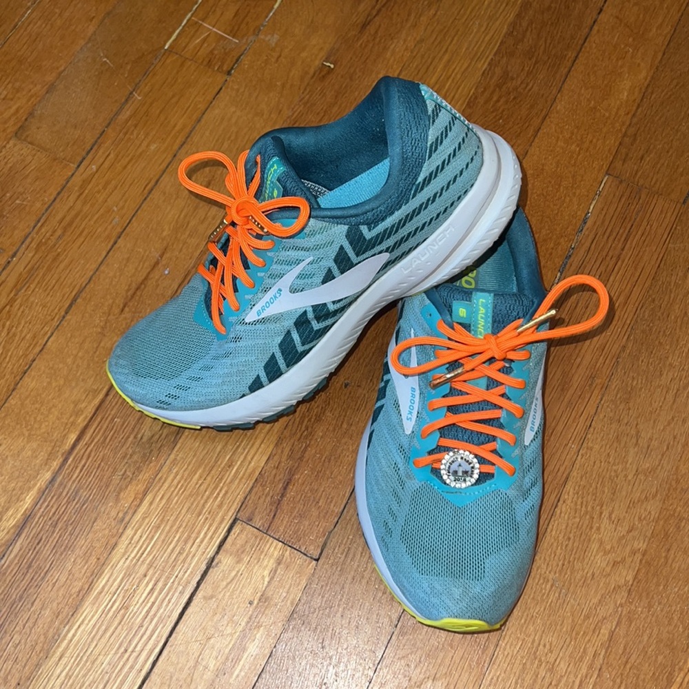 Brooks Launch 6 Women’s Athletic/Running Shoes, size 8.5